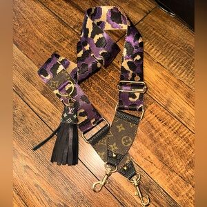 💜 Leopard Crossbody Strap! 🤎